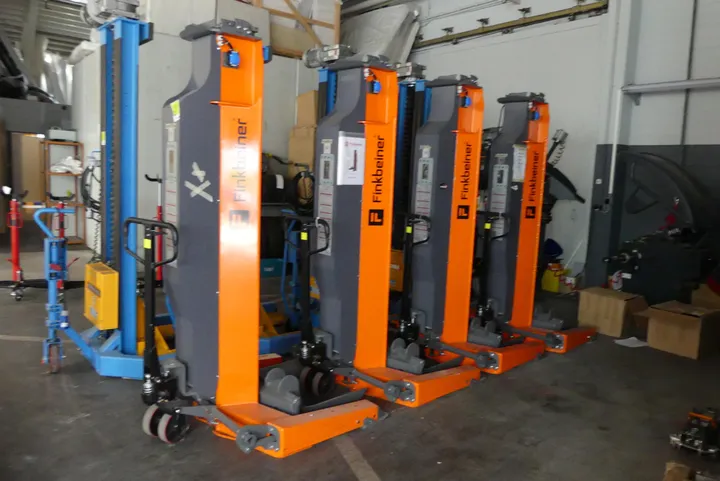 Finkenbeiner mobile Radgreifer Hebebühne Typ: EHB906V11DC